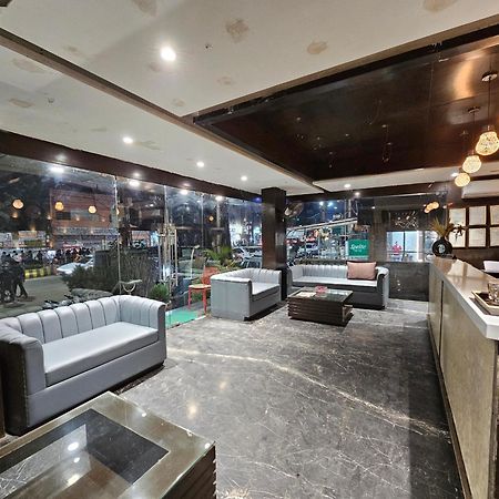 Hotel Mk Vivanta Gválijar Kültér fotó
