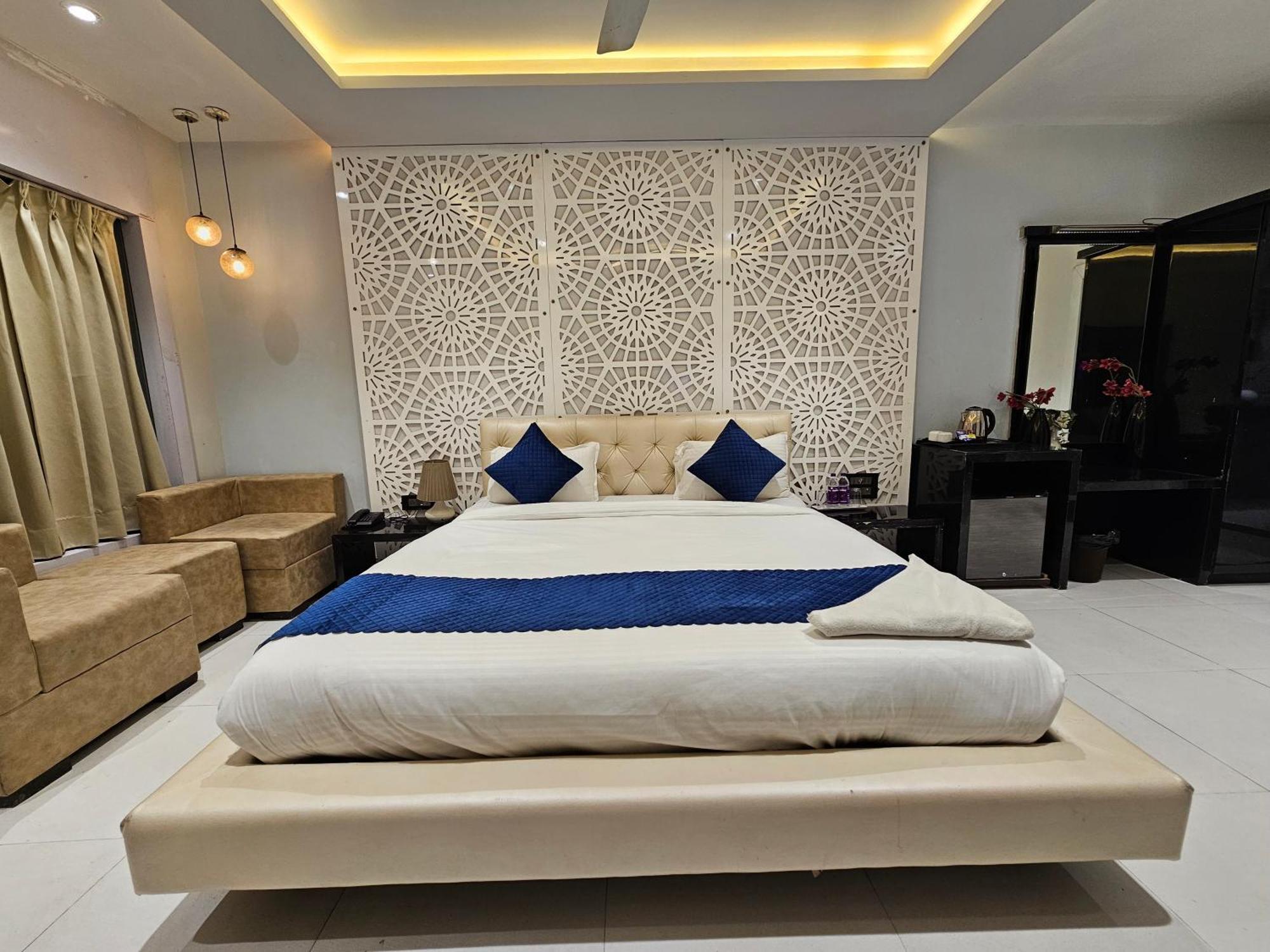 Hotel Mk Vivanta Gválijar Kültér fotó